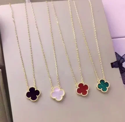 Luxury Clover Necklace In Yellow Gold